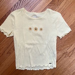 Hollister yellow baby tee, size xs, EUC